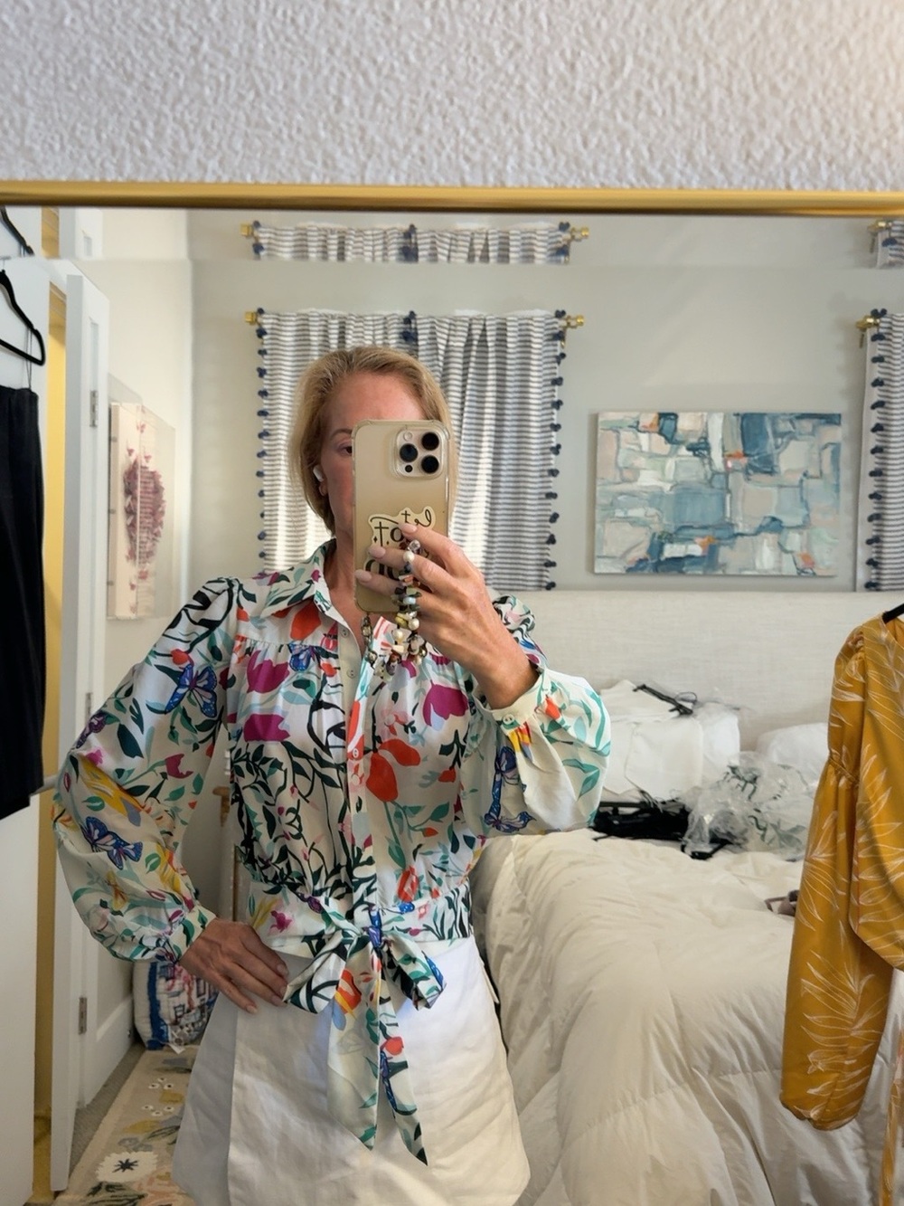 Elliatt Multicolor Floral Tie-Waist Button Blouse